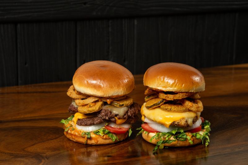 Wahlburgers, the iconic burger brand founded by brothers Mark, Donnie and Chef Paul Wahlberg, will bring its signature menu and heartfelt hospitality to even more guests across the United States in 2026 as the brand accelerates its growth strategy through new high-traffic locations and strategic partnerships.