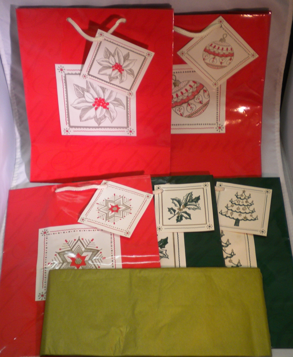 10" Holiday Gift Bags 5 Pack- Unit Of 12 Packs - MSRP $5.99 Pack