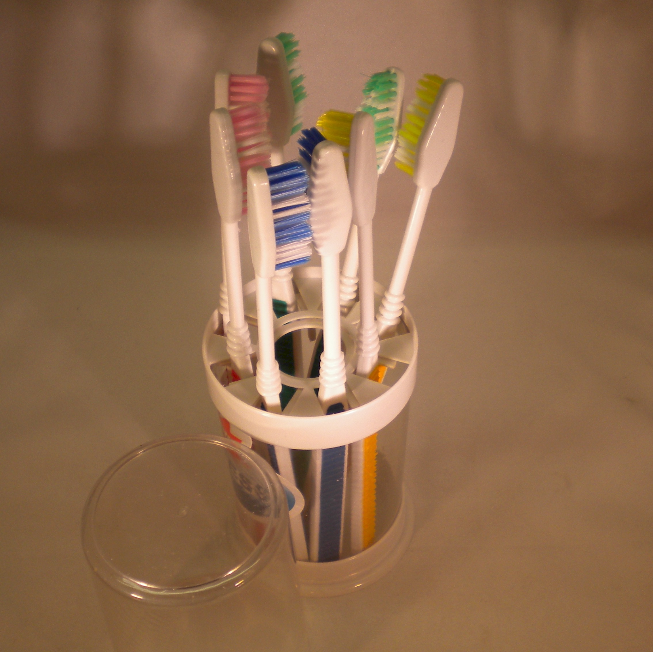 8 Piece Toothbrush Holder Dispenser - Unit Of 6 Dispensers - MSRP $16.00 - U Pay $4.20 Each