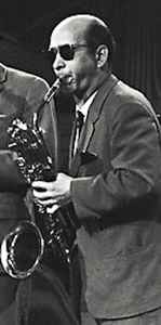 Günter Kronberg playing saxophone