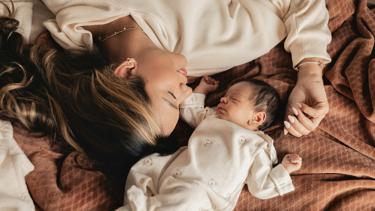Recharge Your Energy Postpartum: Sleep & Recovery Tips for Exhausted New Moms