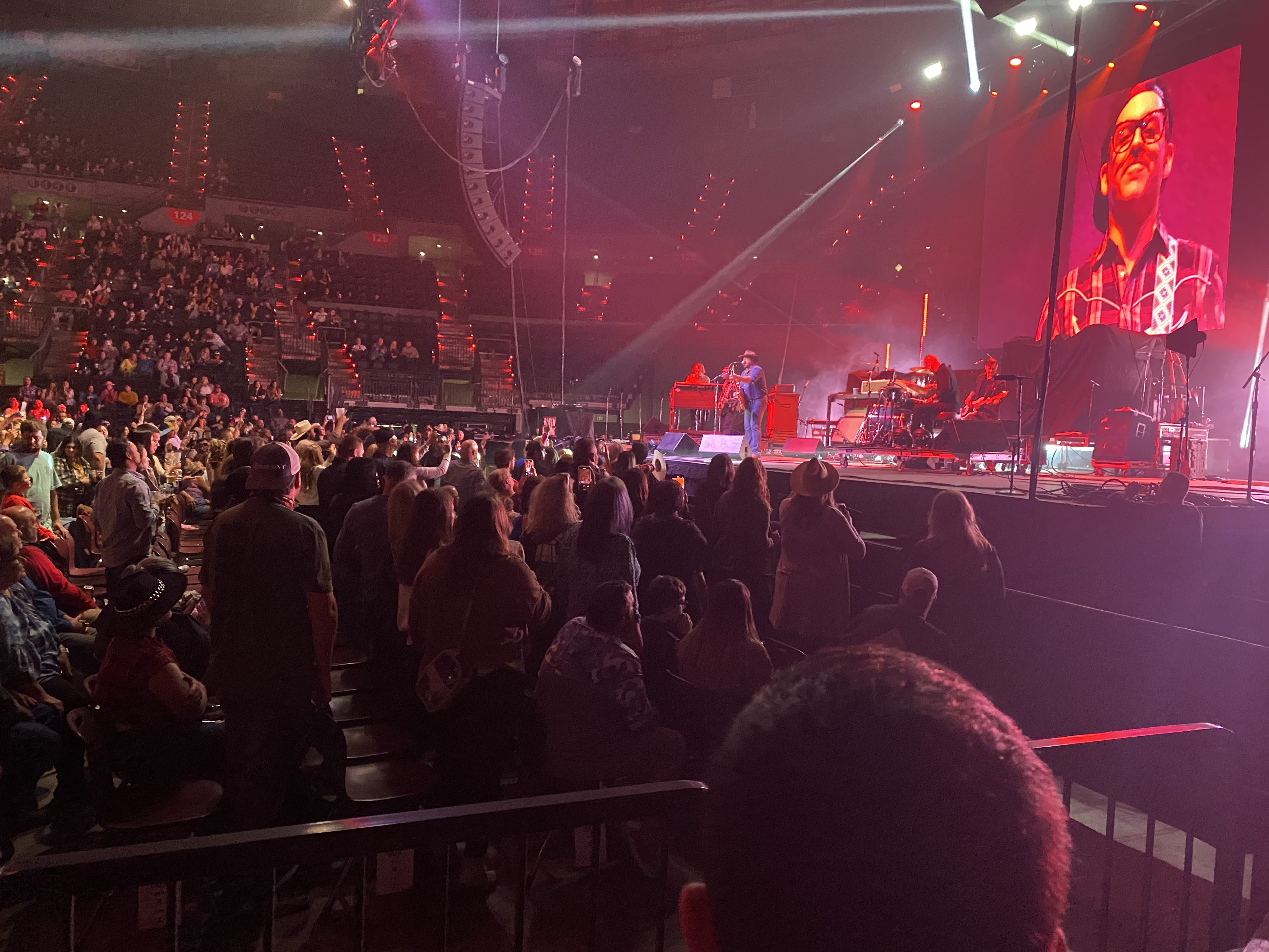 ragin-country-crawl / arena-crowd / live-benefit-concert