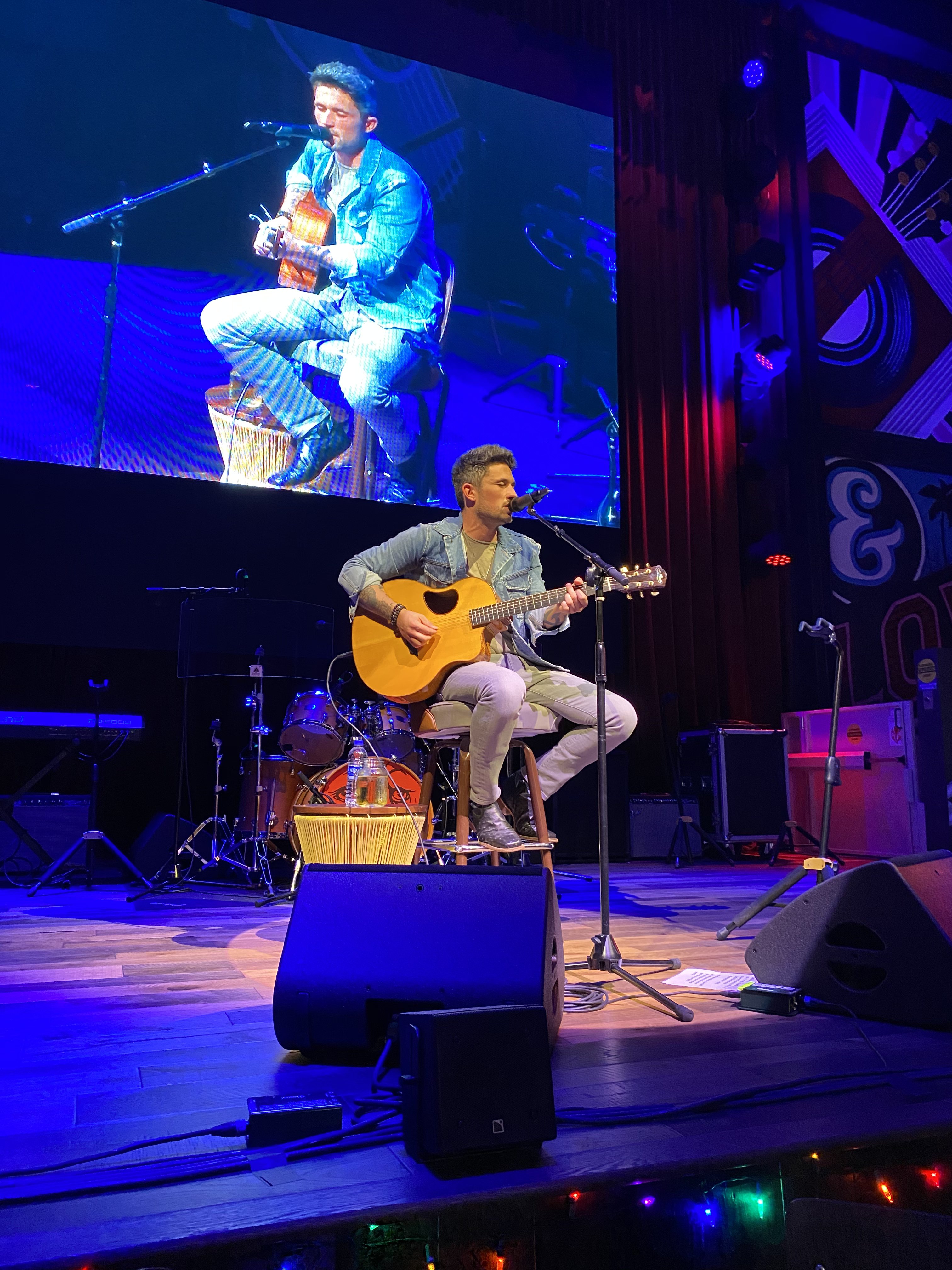 live-music / stage-production / acoustic-performance