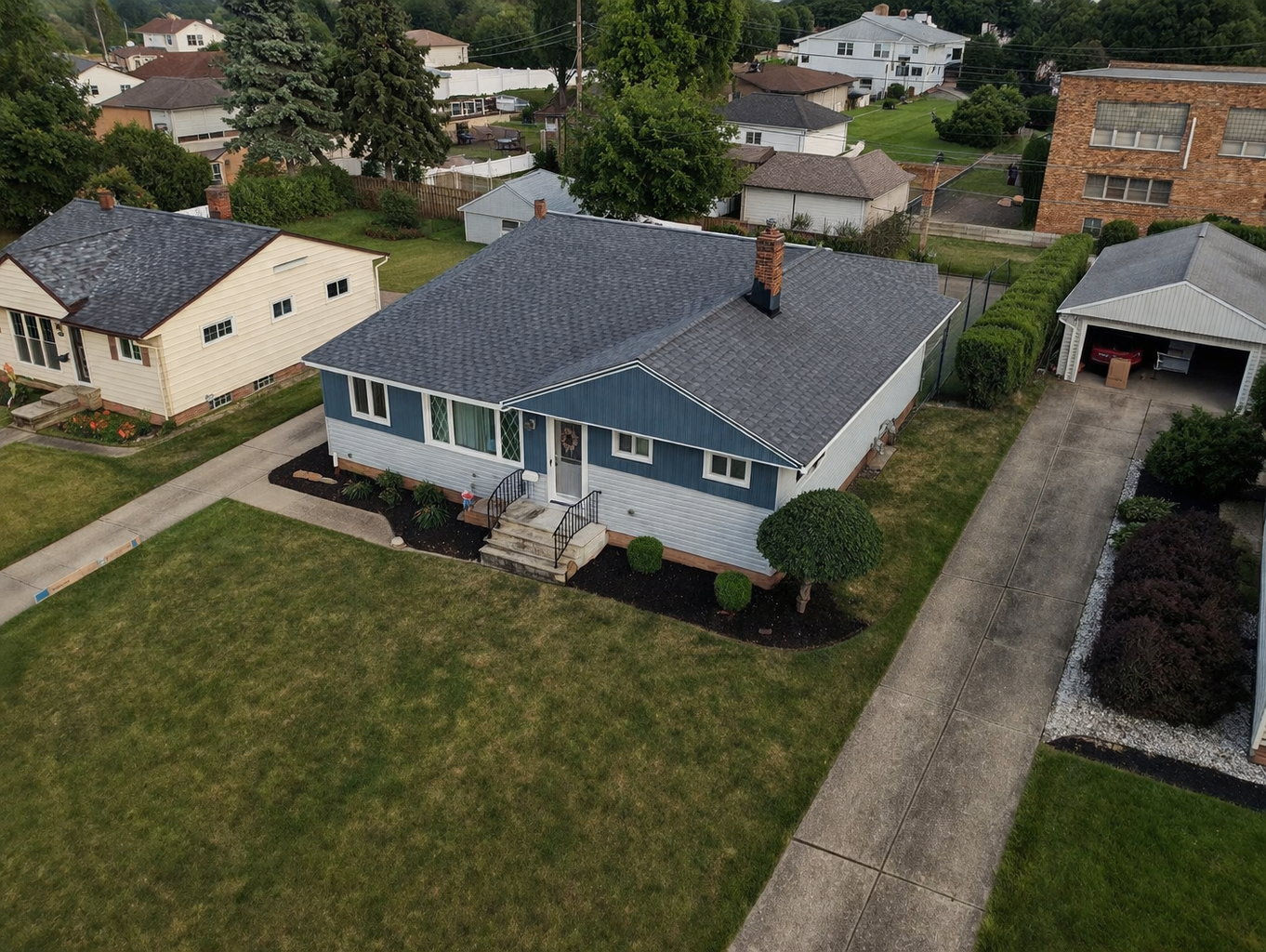 Completed roof replacement by Kronika Construction in Northeast Ohio