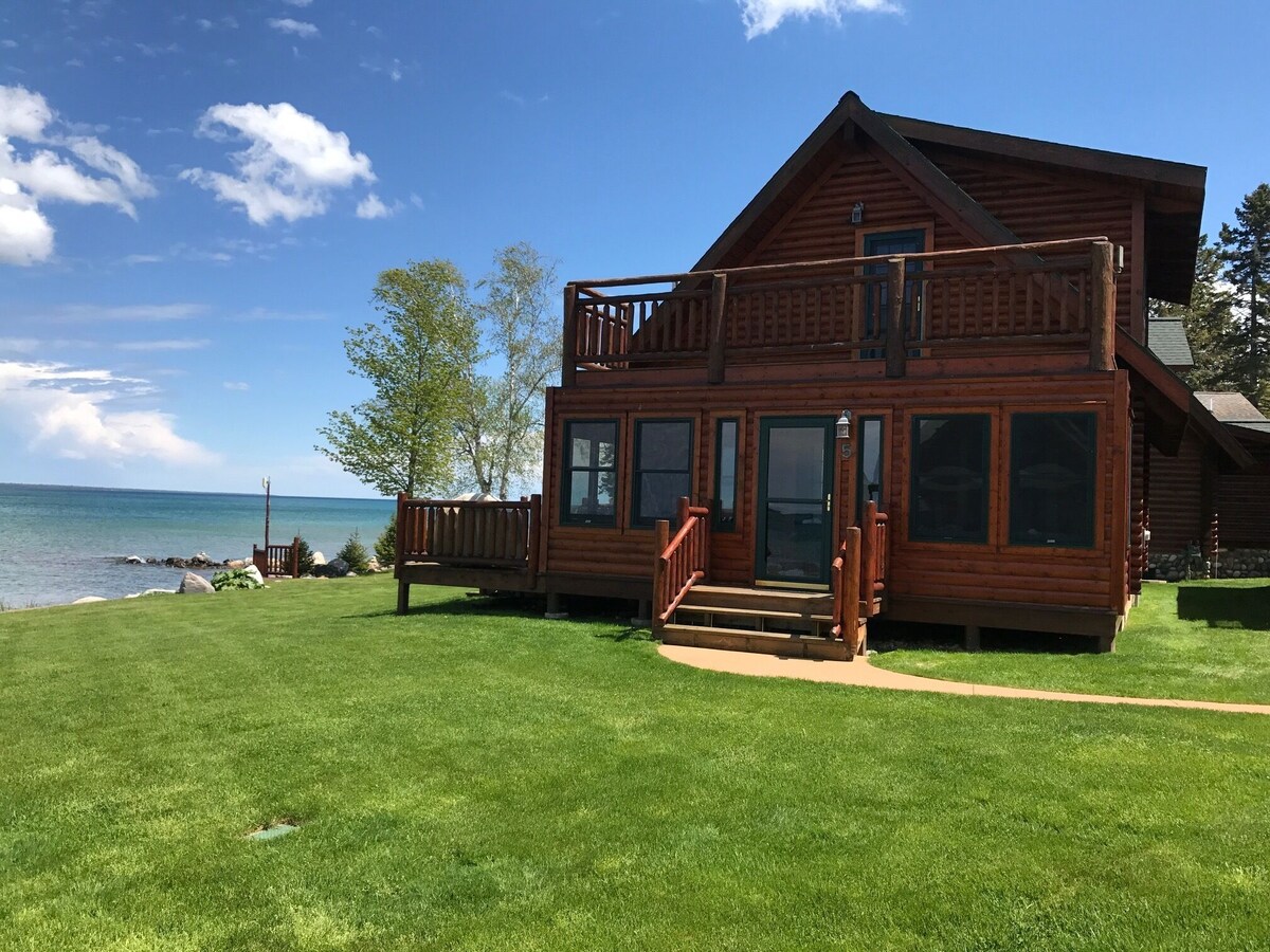 Cabins of Mackinaw Review: Log Charm Steps from the Ferry