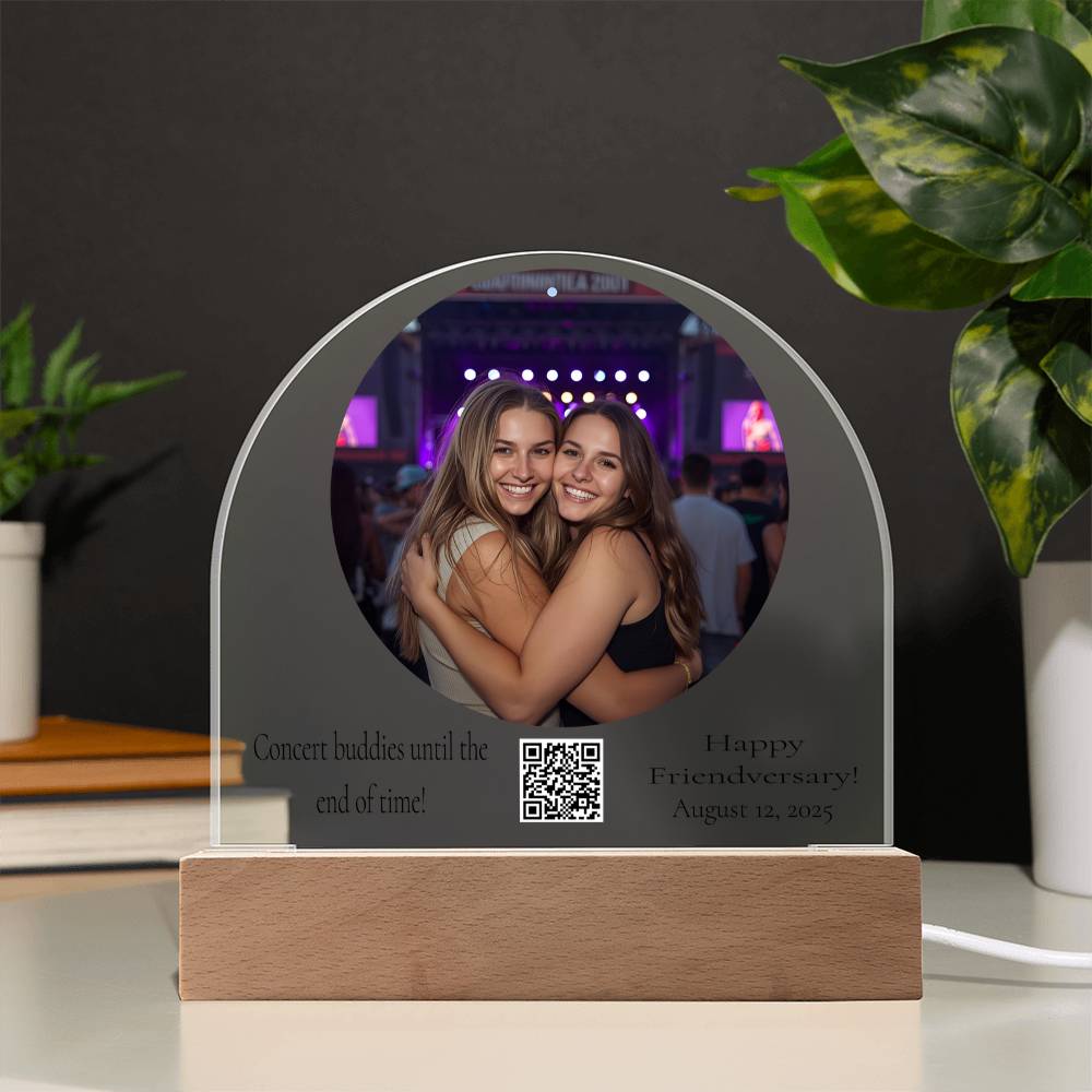 Friendversary acrylic Digital Keepsake with two friends at a concert