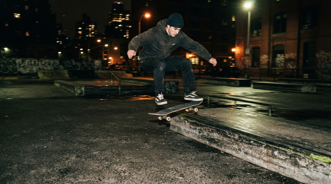 Echo Cement Plaza skate spot