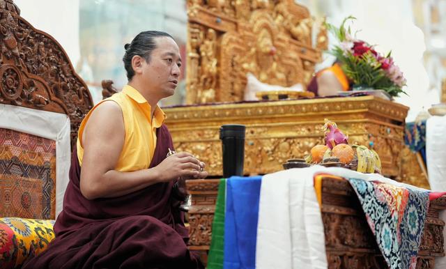 Portrait of His Holiness the 43rd Sakya Trizin Gyana Vajra Rinpoche in ceremonial robes